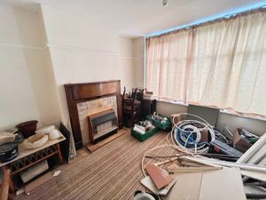 Lounge- click for photo gallery